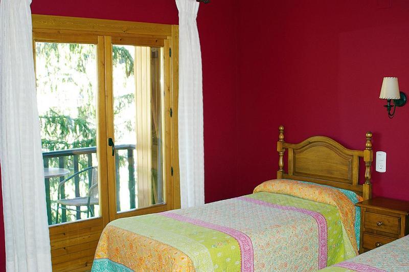 Hosteleria Santa Cruz Санта-Крус-де-ла-Серос Экстерьер фото